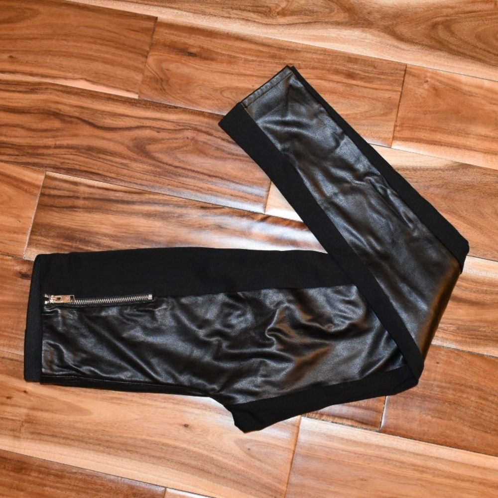 🌸3x$25🌸 H&M black faux leather leggings